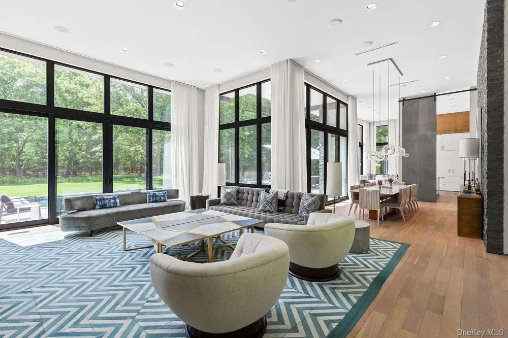 32 Neck Path East Hampton, NY 11937