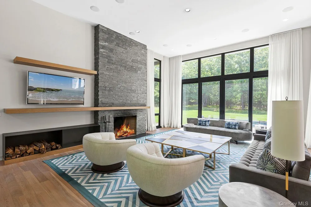 32 Neck Path East Hampton, NY 11937