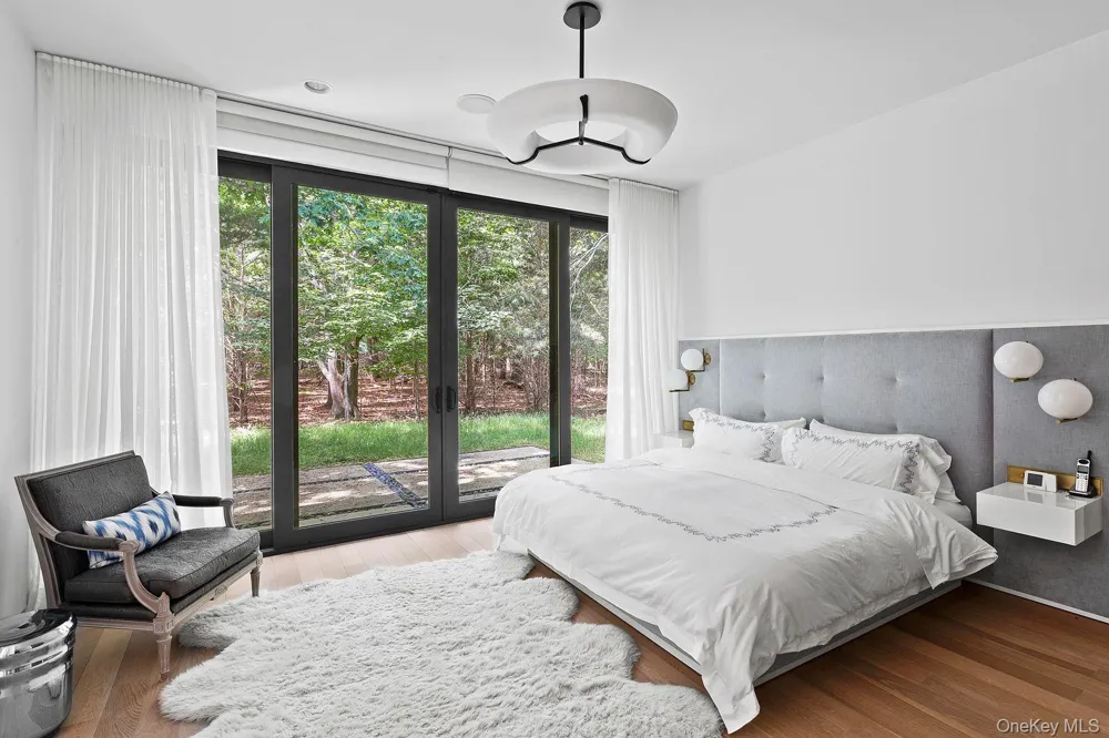 32 Neck Path East Hampton, NY 11937