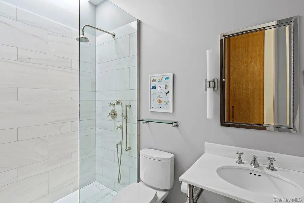 32 Neck Path East Hampton, NY 11937
