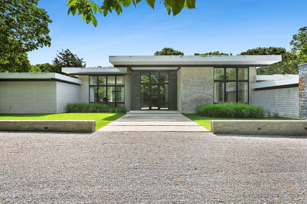 32 Neck Path East Hampton, NY 11937