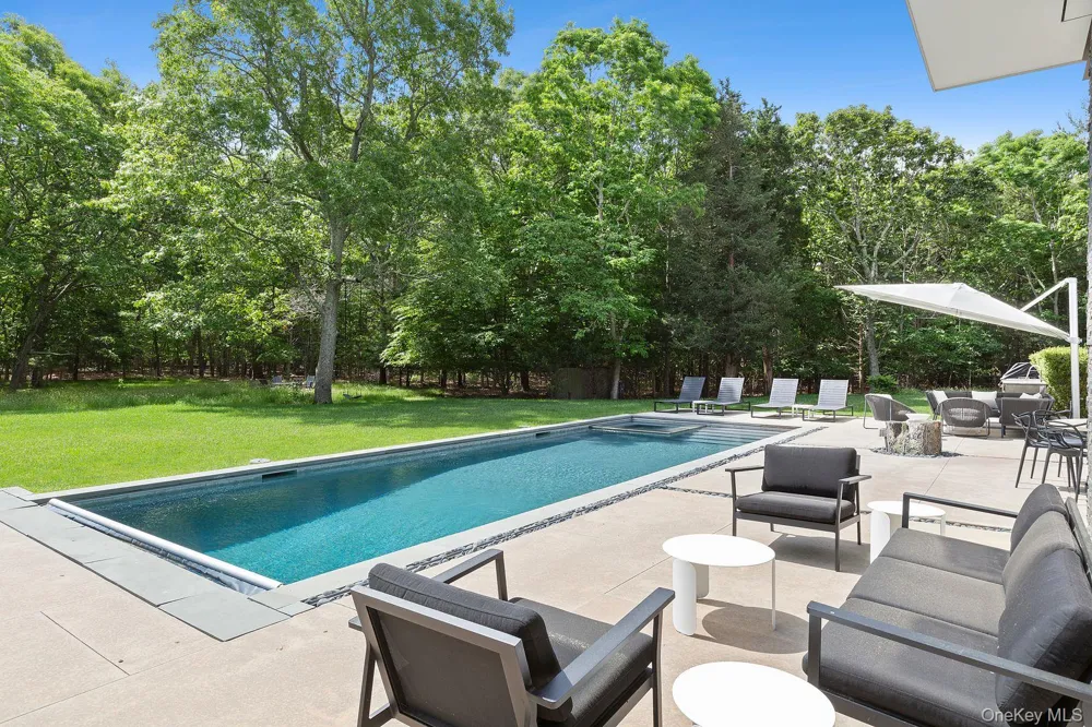 32 Neck Path East Hampton, NY 11937