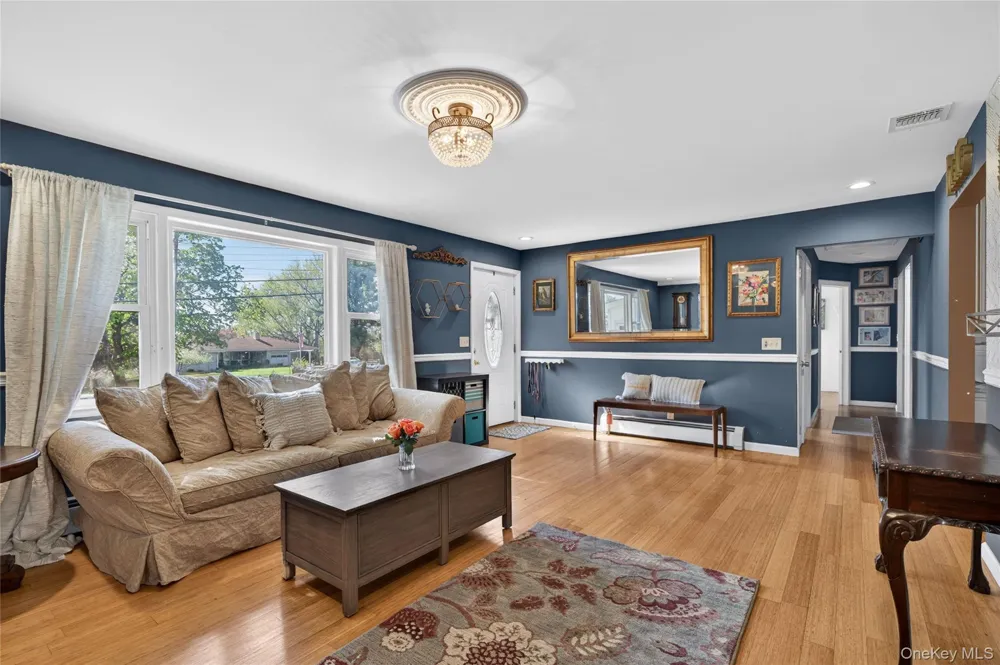 27 High Hill Avenue Warwick, NY 10990