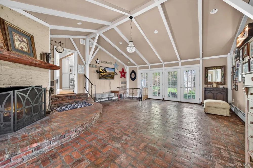 27 High Hill Avenue Warwick, NY 10990