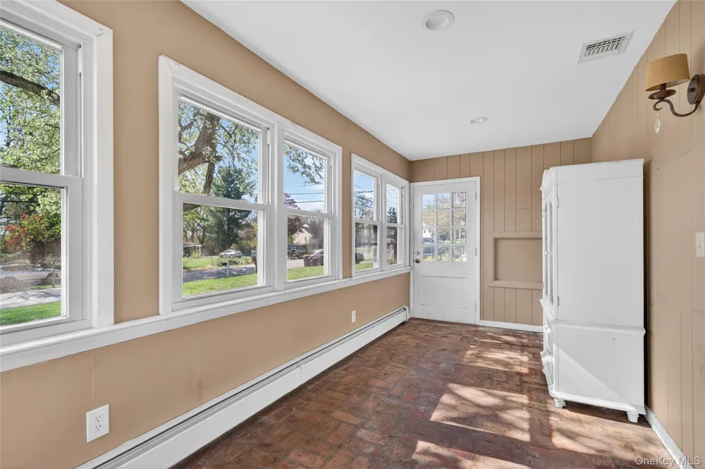 27 High Hill Avenue Warwick, NY 10990