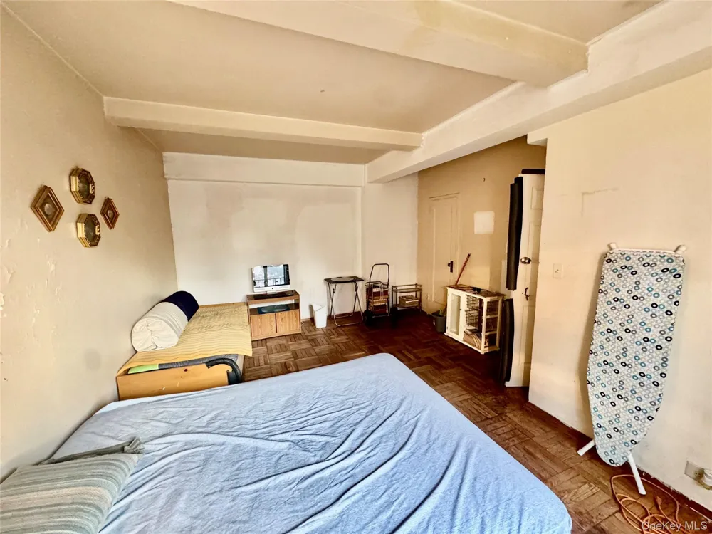 1503 Metropolitan Avenue #6E Bronx, NY 10462