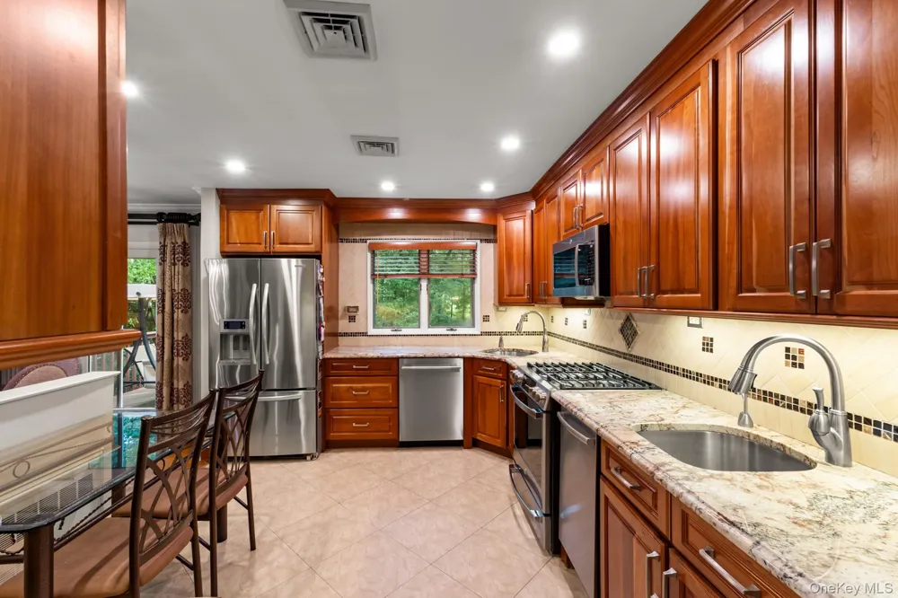 1 Earl Court Monsey, NY 10952