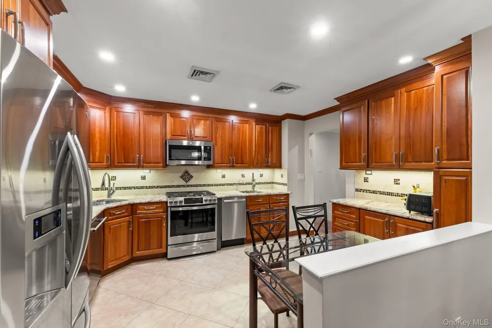 1 Earl Court Monsey, NY 10952