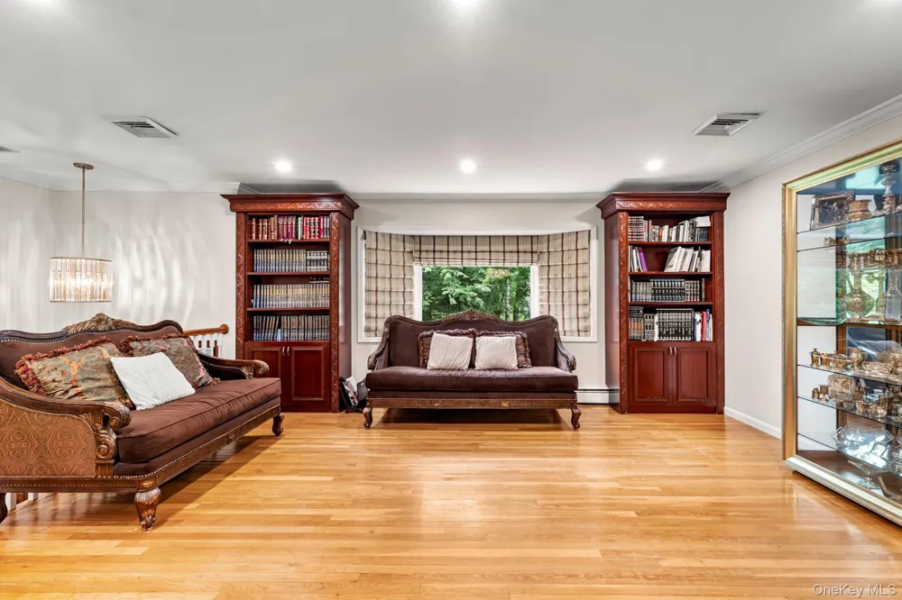 1 Earl Court Monsey, NY 10952