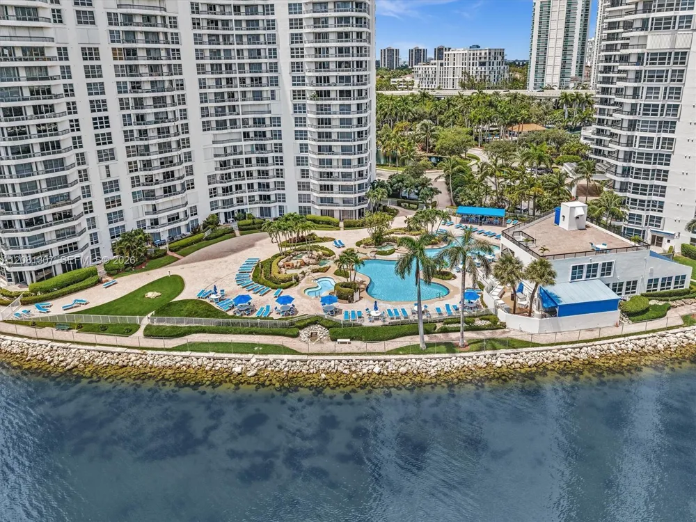 19195 NE 36th Ct #904 Aventura, FL 33180