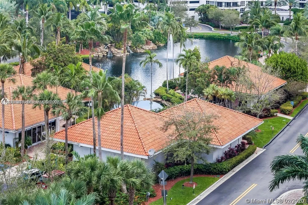 19195 NE 36th Ct #904 Aventura, FL 33180