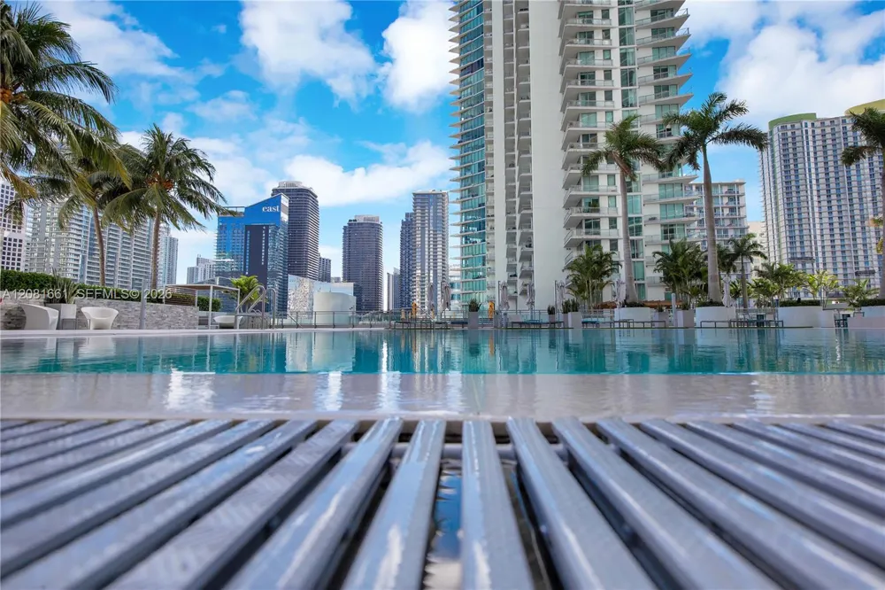90 SW 3rd St #3110 Miami, FL 33130