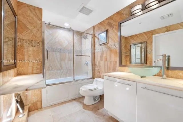 90 SW 3rd St #3110 Miami, FL 33130