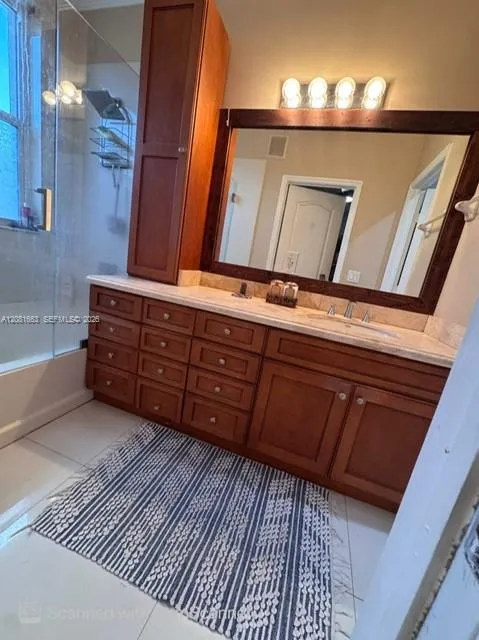 15064 SW 8th Ln Miami, FL 33194