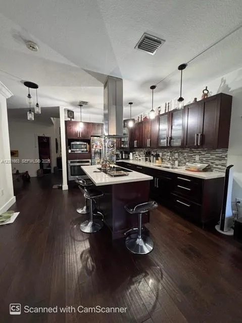15064 SW 8th Ln Miami, FL 33194