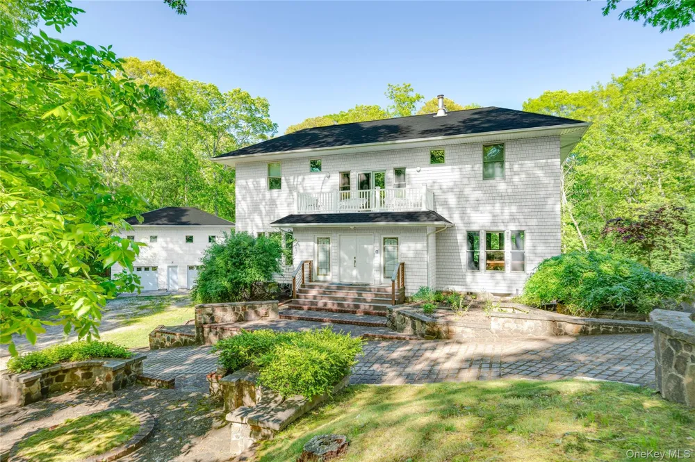 4 Bayview Avenue Shelter Island Heights, NY 11965