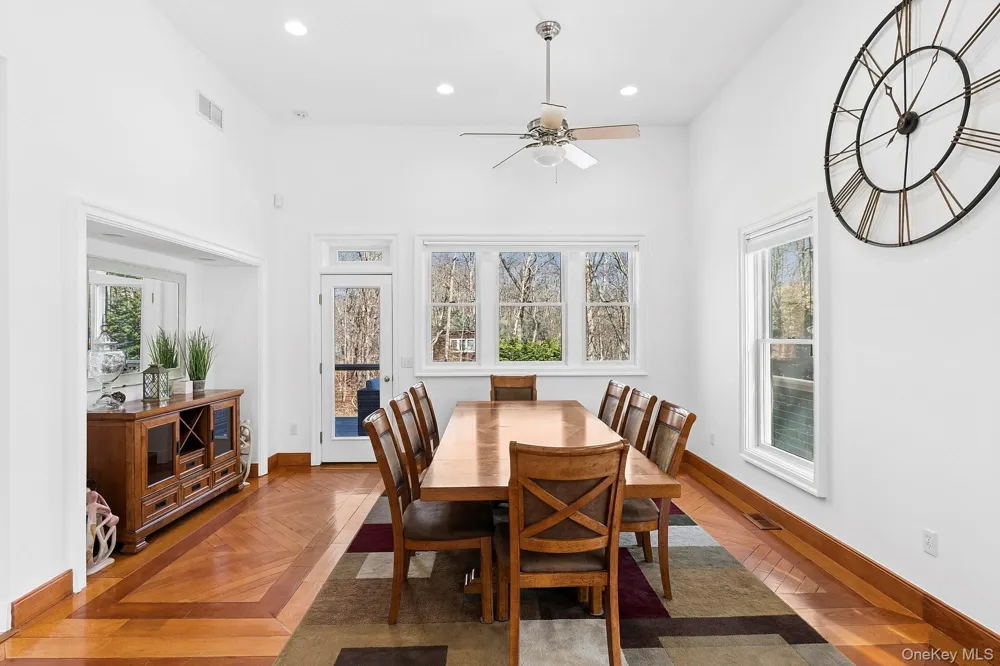 4 Bayview Avenue Shelter Island Heights, NY 11965