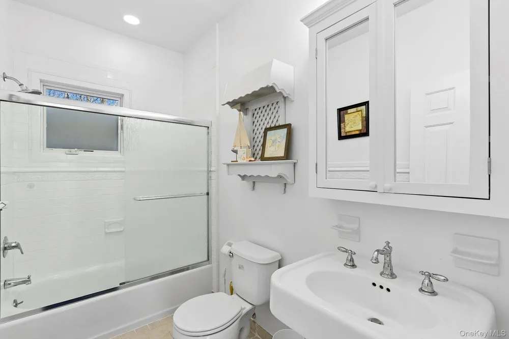 4 Bayview Avenue Shelter Island Heights, NY 11965