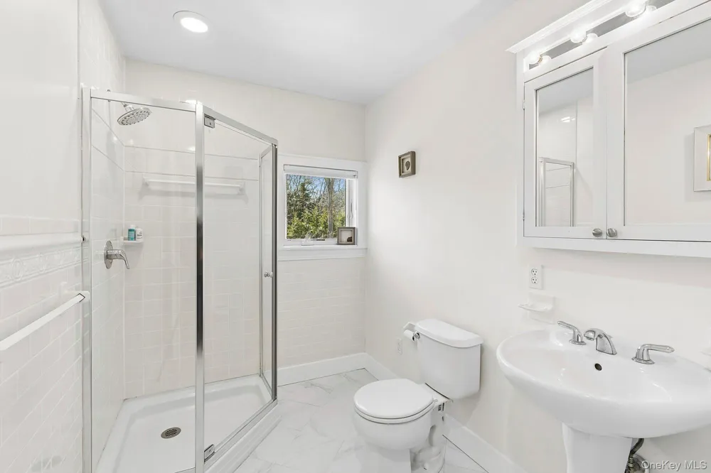 4 Bayview Avenue Shelter Island Heights, NY 11965
