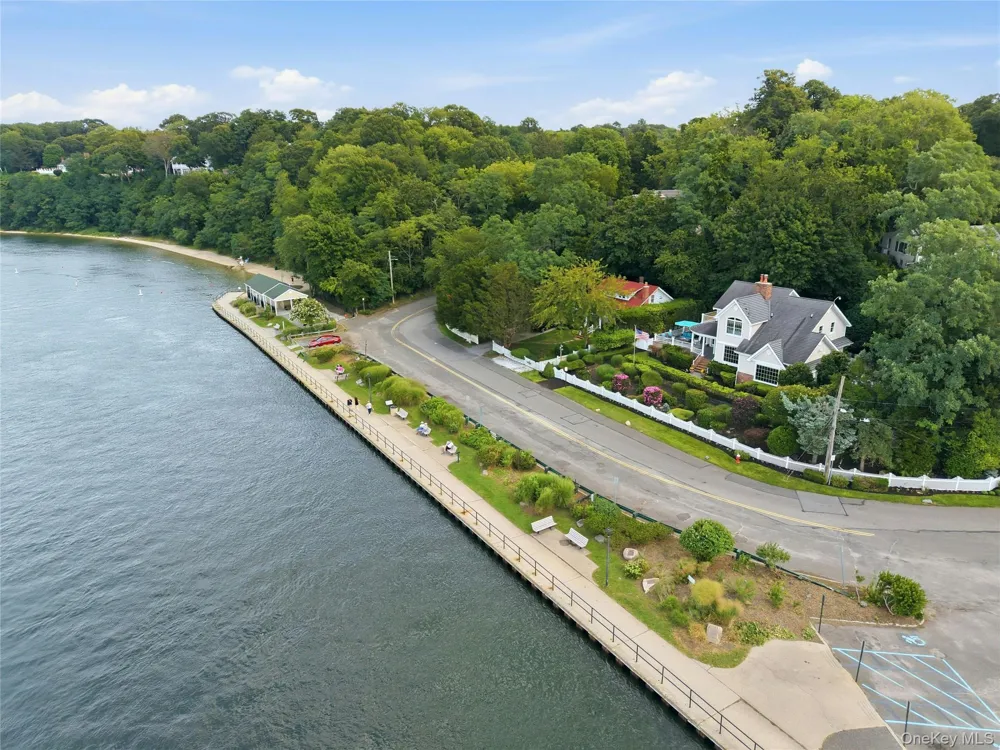 47 Shore Road Stony Brook, NY 11790