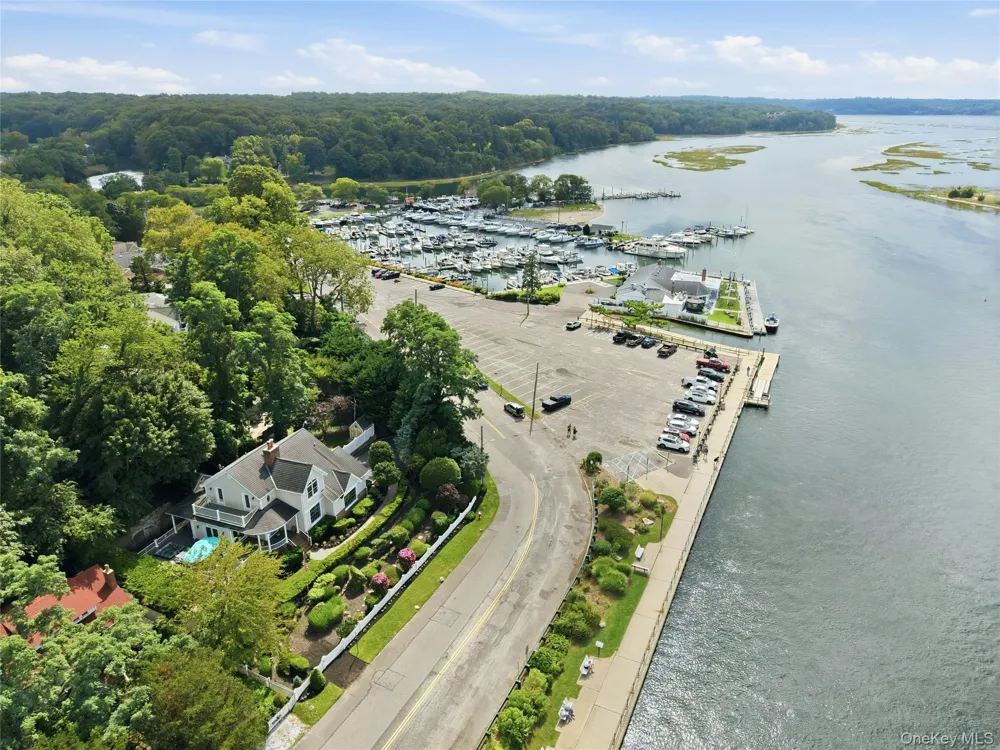 47 Shore Road Stony Brook, NY 11790
