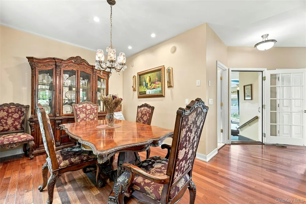 47 Shore Road Stony Brook, NY 11790