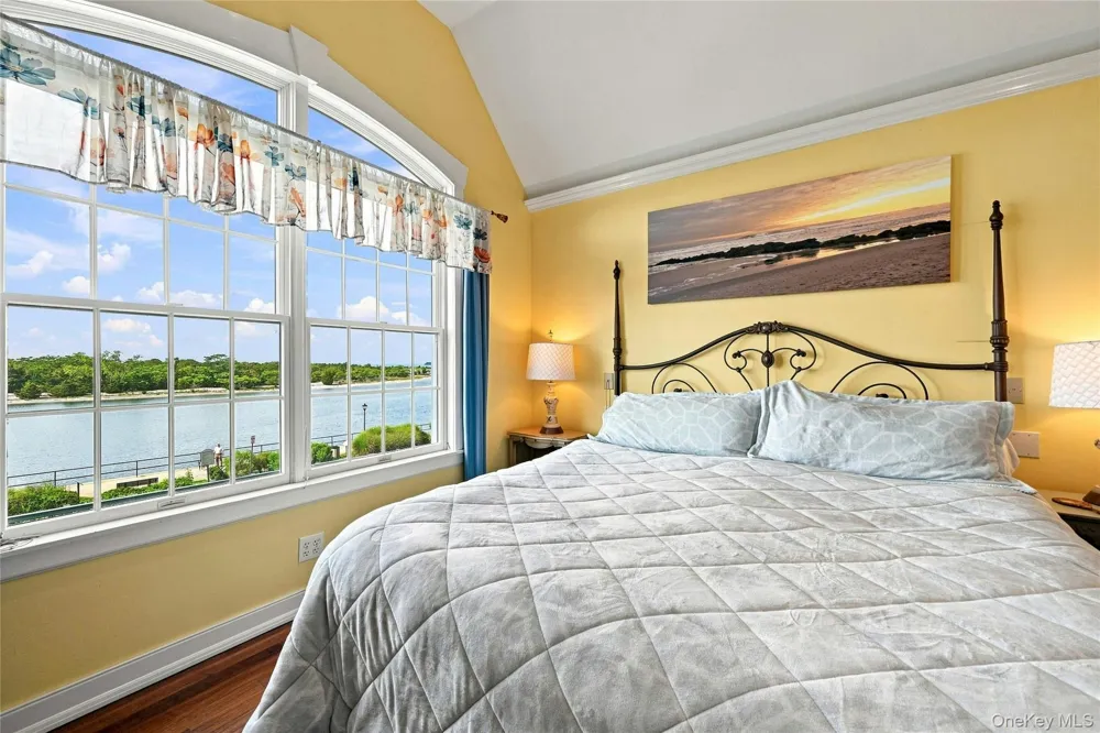 47 Shore Road Stony Brook, NY 11790