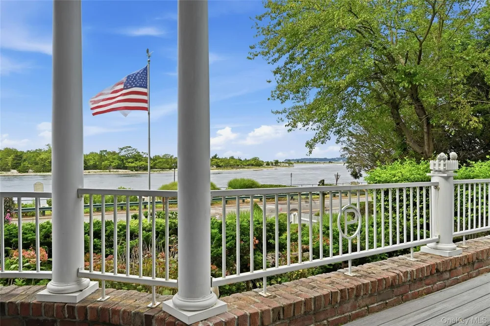 47 Shore Road Stony Brook, NY 11790
