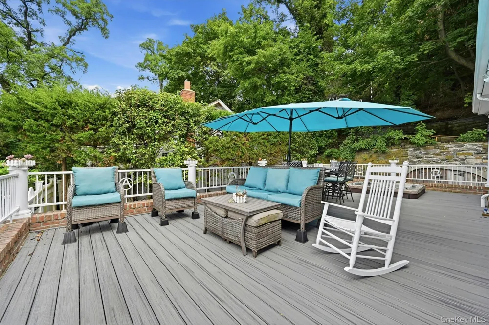 47 Shore Road Stony Brook, NY 11790