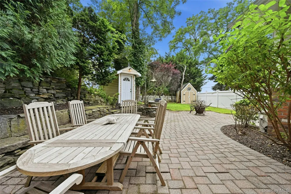 47 Shore Road Stony Brook, NY 11790