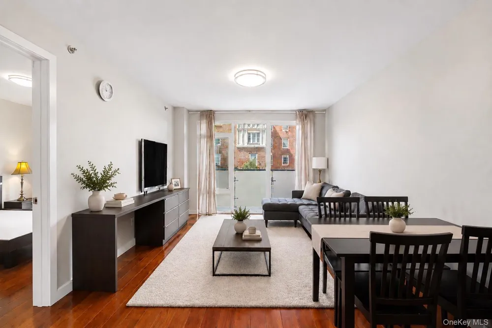 142-38 37th Ave #4H Flushing, NY 11354