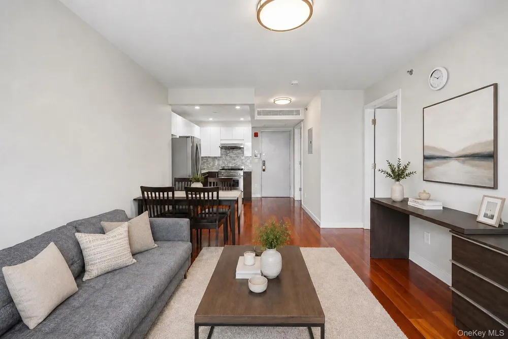 142-38 37th Ave #4H Flushing, NY 11354