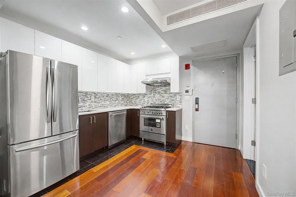 142-38 37th Ave #4H Flushing, NY 11354