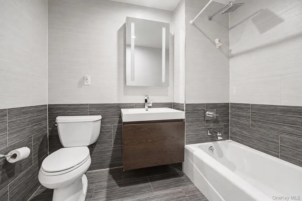 142-38 37th Ave #4H Flushing, NY 11354