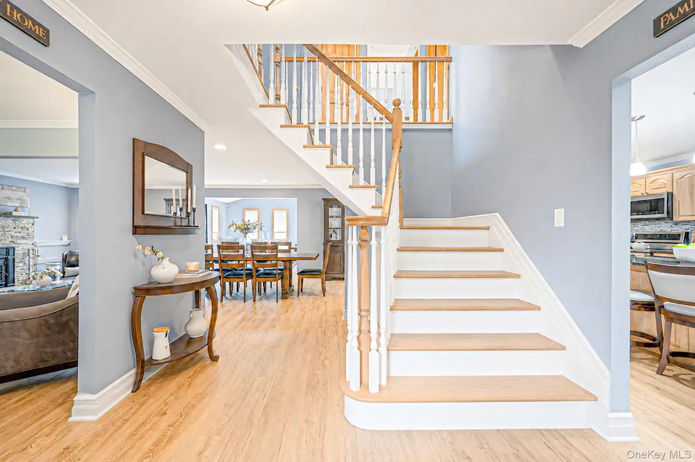 4 Loma Street Medford, NY 11763