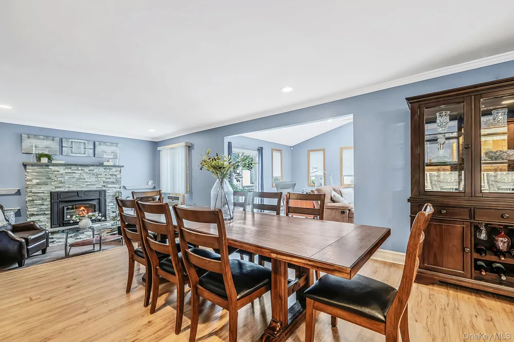 4 Loma Street Medford, NY 11763