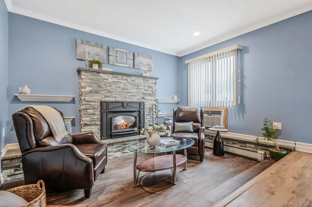 4 Loma Street Medford, NY 11763