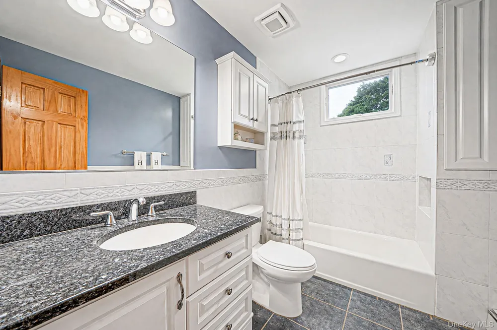 4 Loma Street Medford, NY 11763