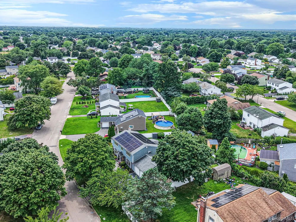 4 Loma Street Medford, NY 11763
