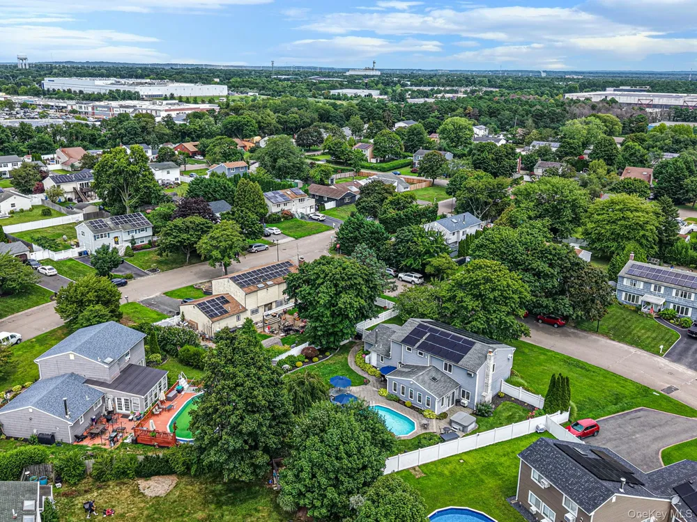 4 Loma Street Medford, NY 11763