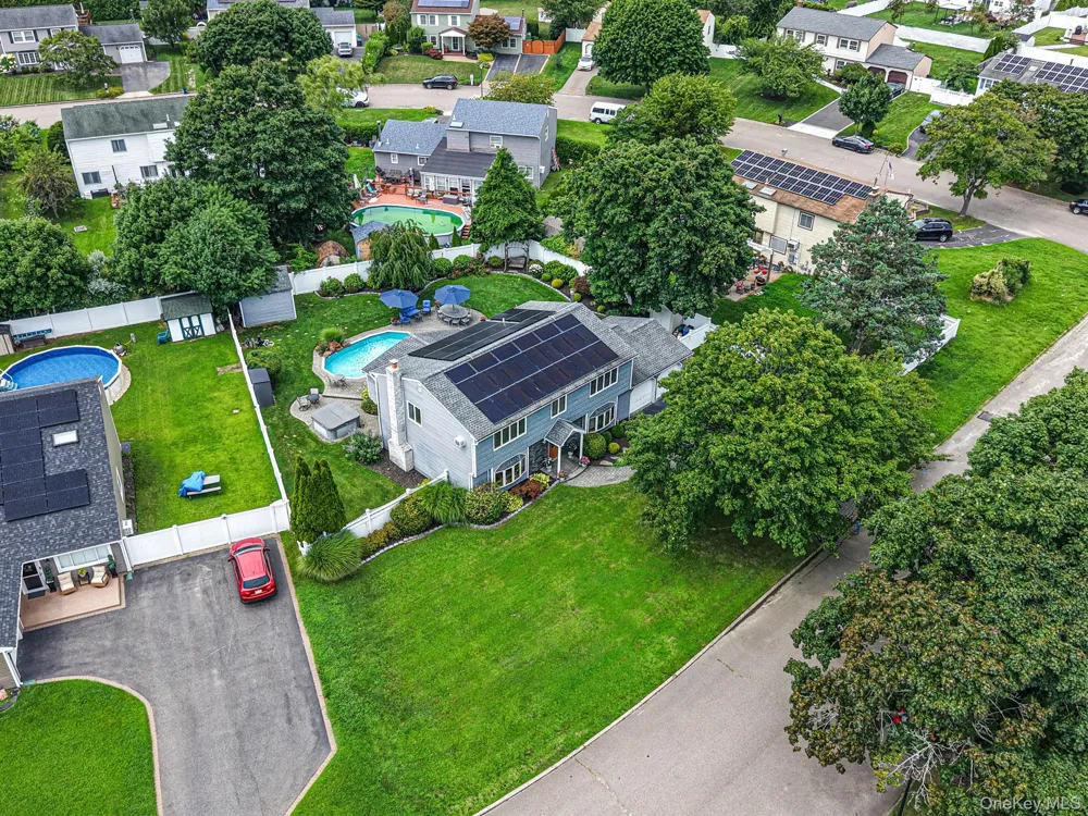 4 Loma Street Medford, NY 11763