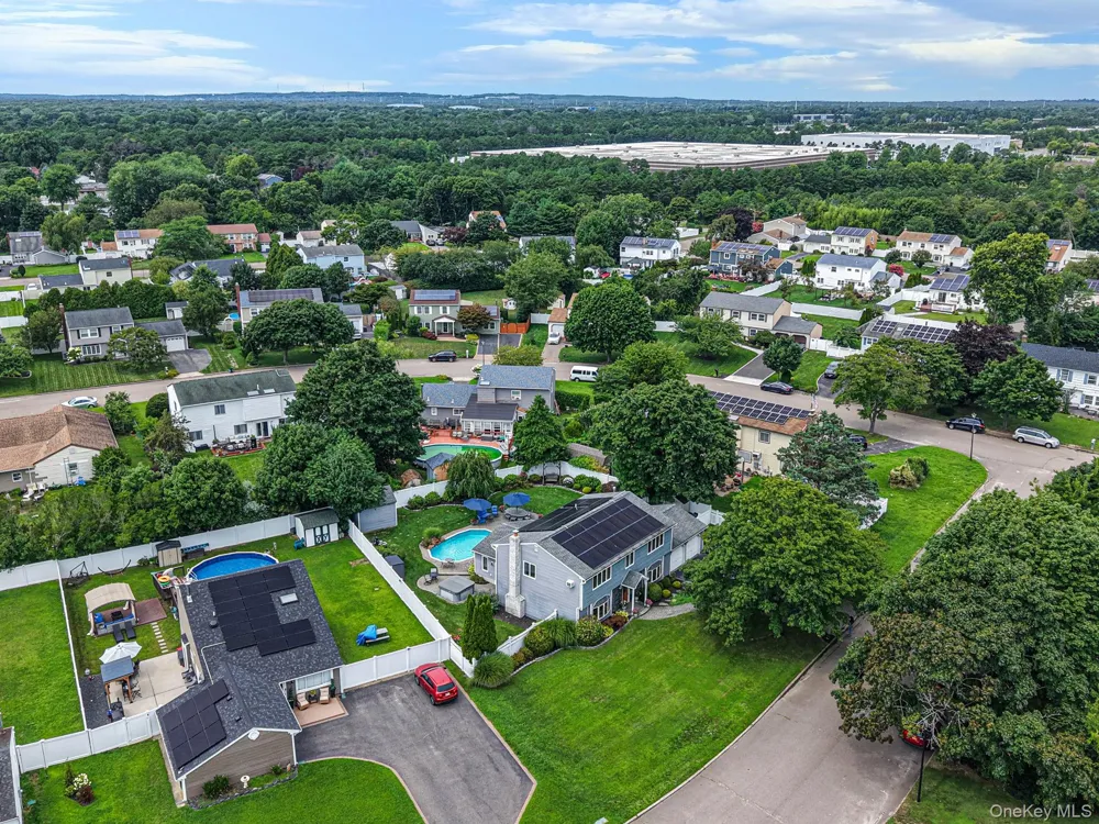 4 Loma Street Medford, NY 11763