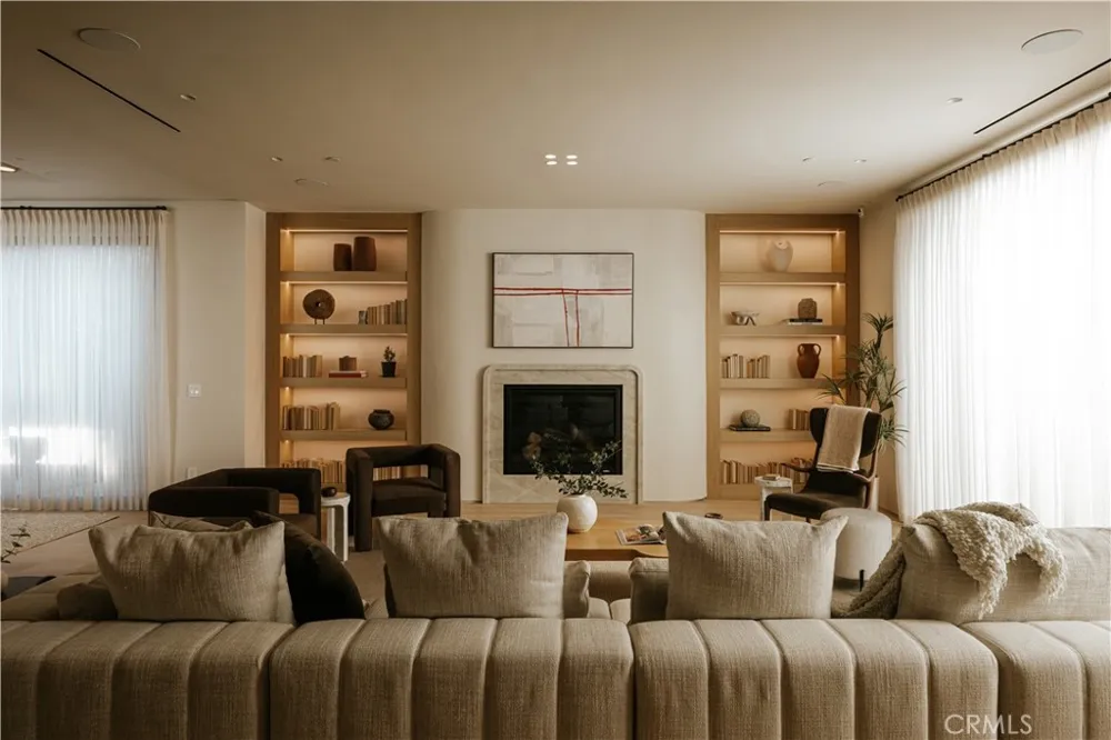 13218 Hesby Street Sherman Oaks, CA 91423