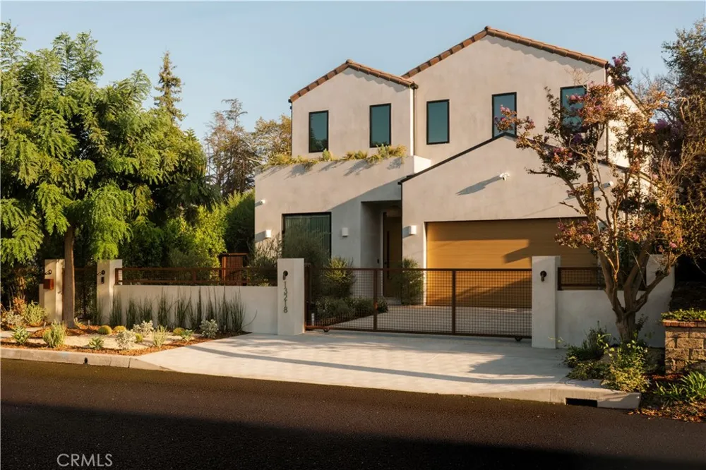13218 Hesby Street Sherman Oaks, CA 91423