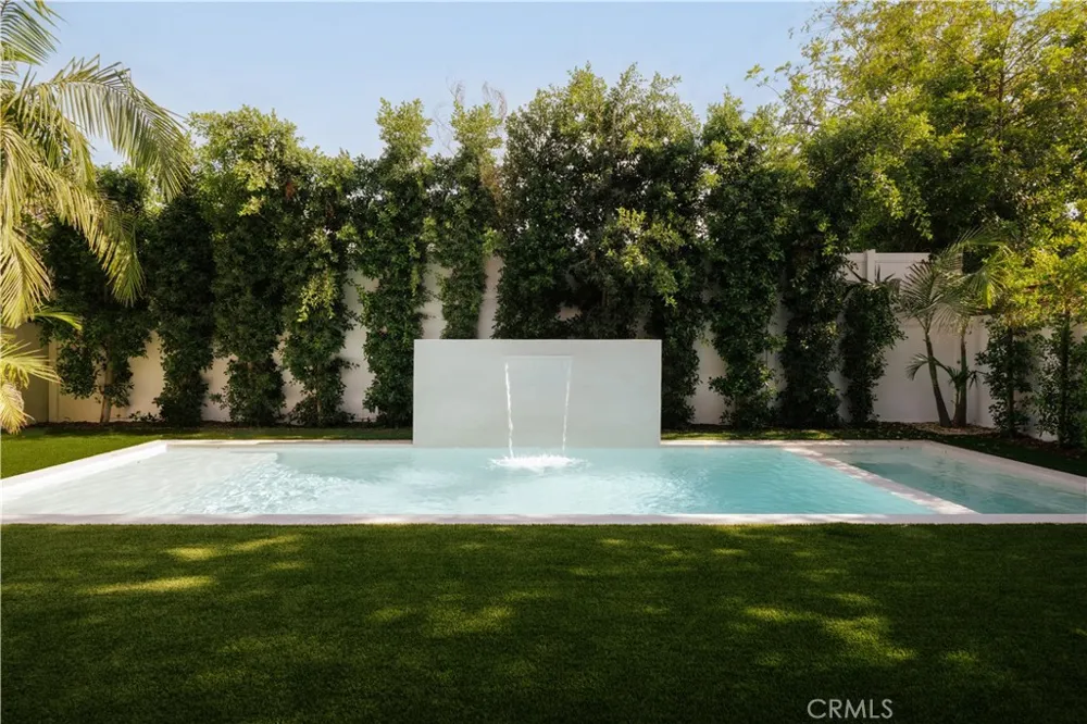 13218 Hesby Street Sherman Oaks, CA 91423