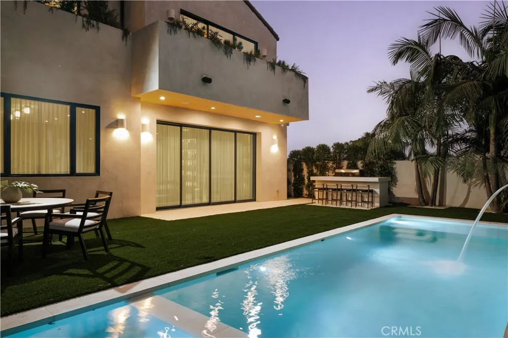 13218 Hesby Street Sherman Oaks, CA 91423