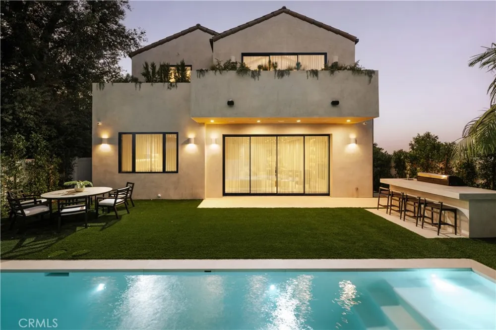 13218 Hesby Street Sherman Oaks, CA 91423