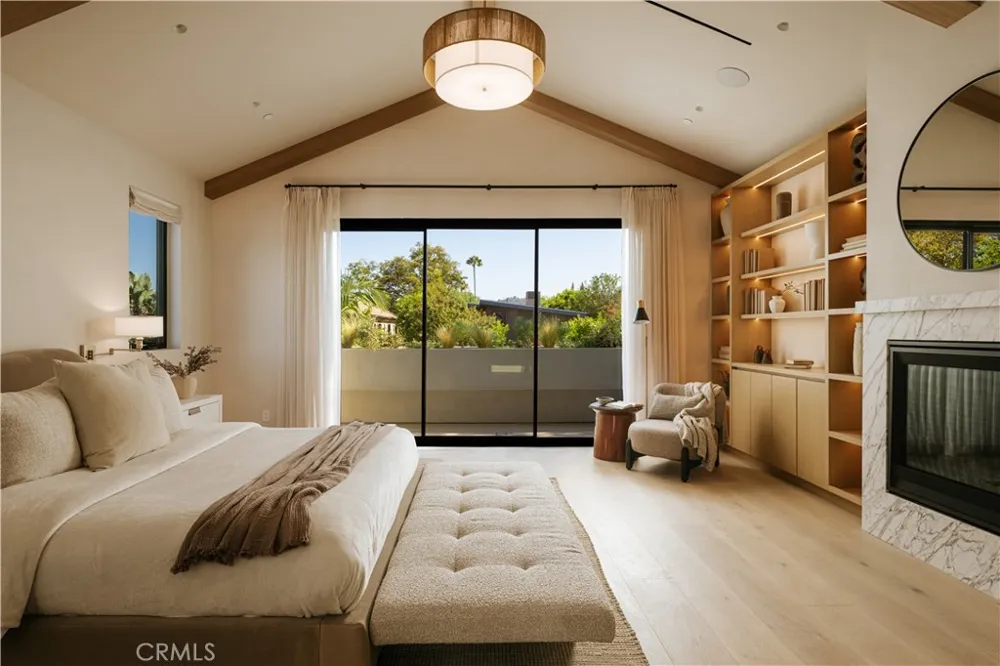 13218 Hesby Street Sherman Oaks, CA 91423