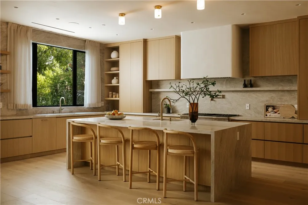 13218 Hesby Street Sherman Oaks, CA 91423