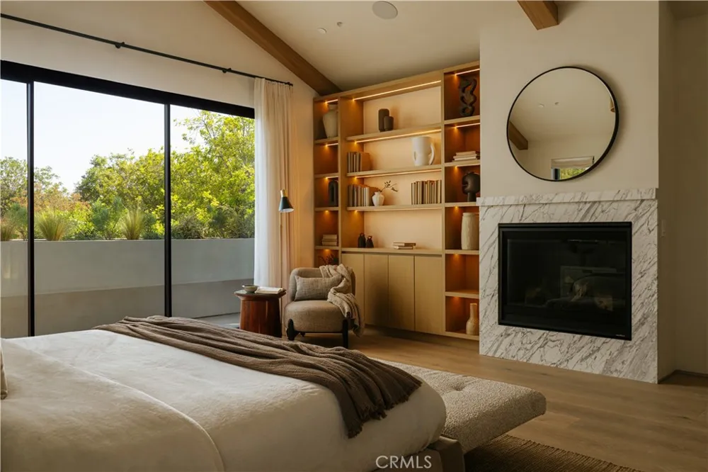 13218 Hesby Street Sherman Oaks, CA 91423
